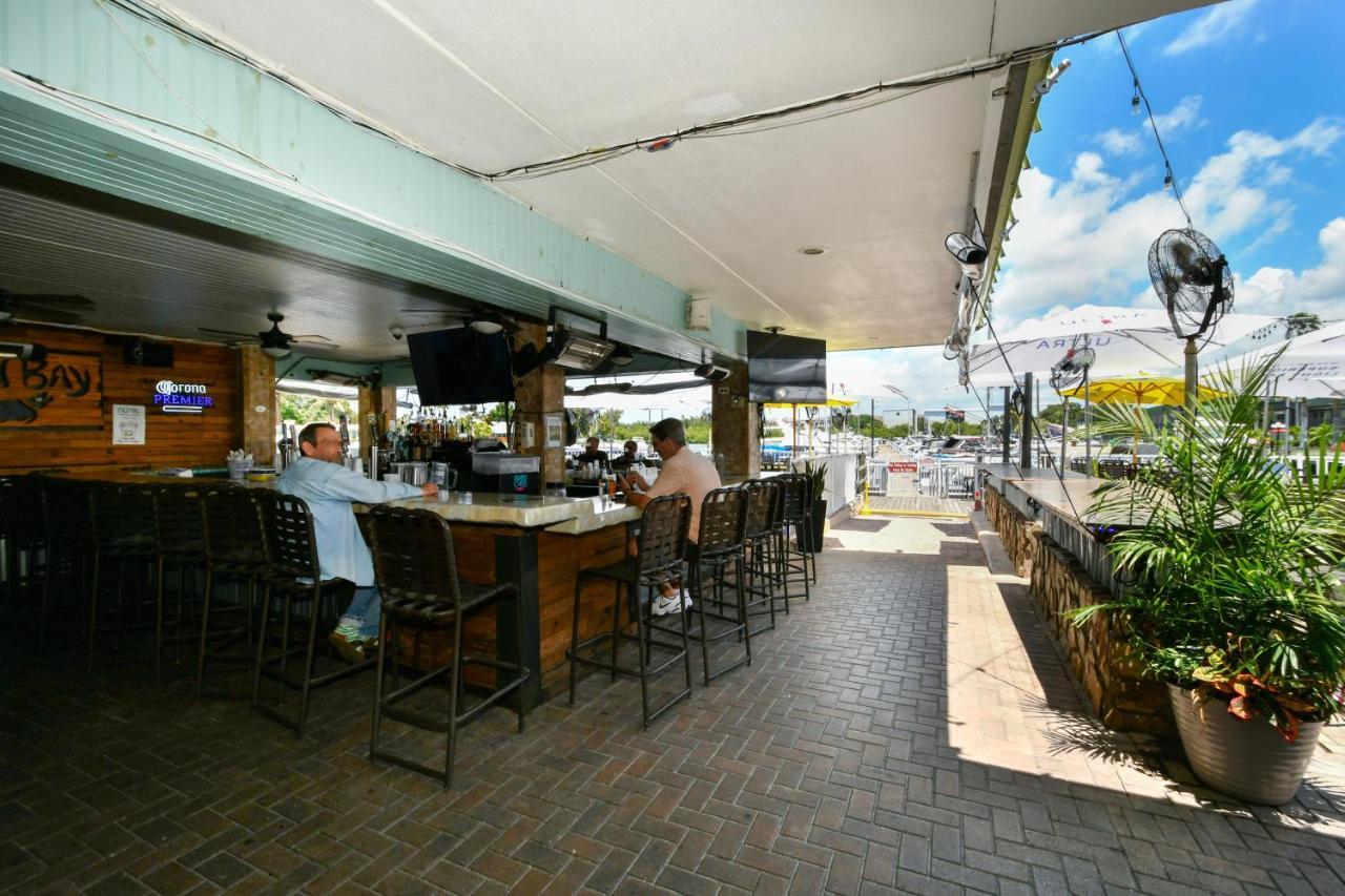 Remodeled, Huge Pool, Tiki Bar & Grill, Quiet Room South Bradenton Exterior foto
