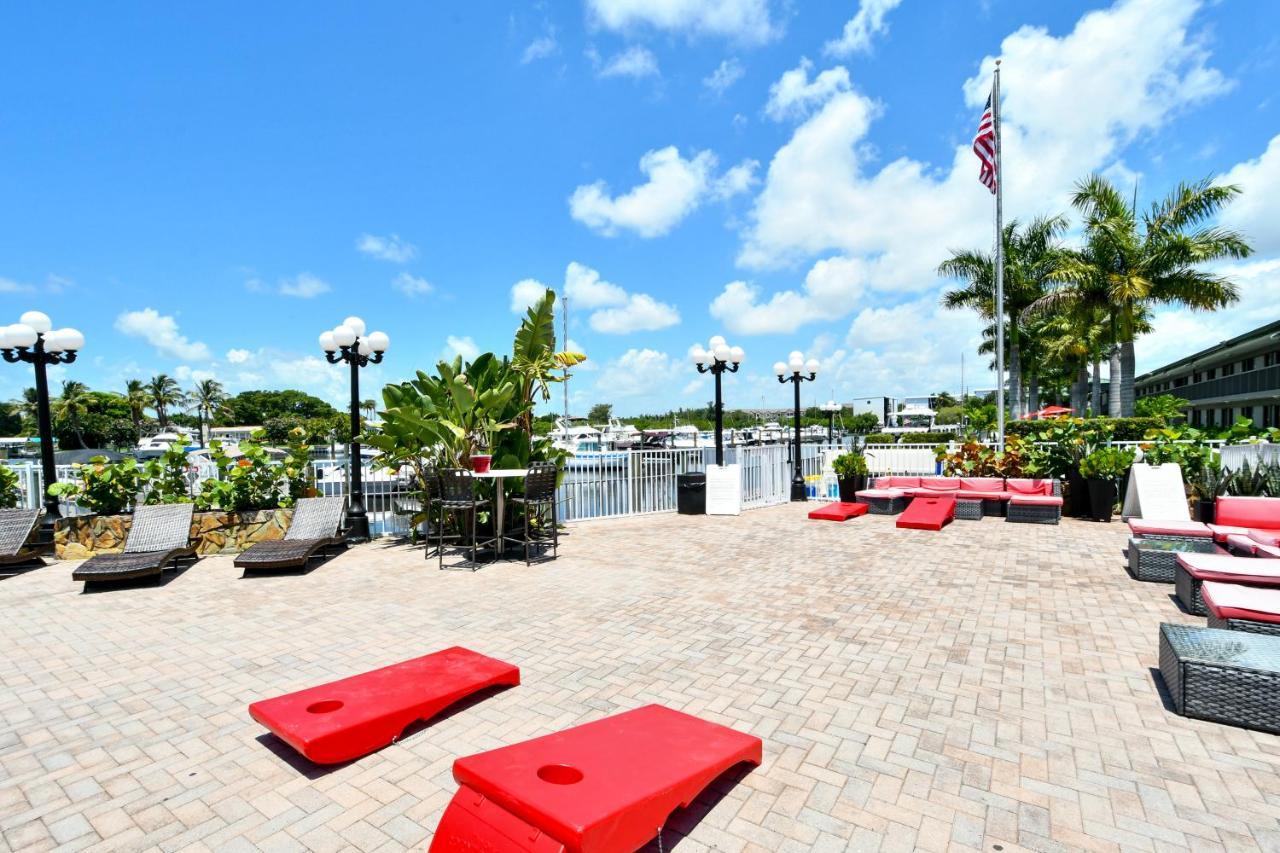 Remodeled, Huge Pool, Tiki Bar & Grill, Quiet Room South Bradenton Exterior foto